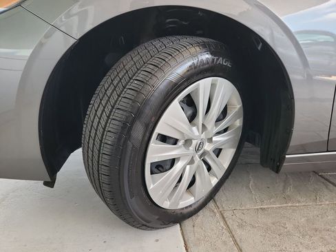Used 2025 Nissan Sentra S FWD image 30