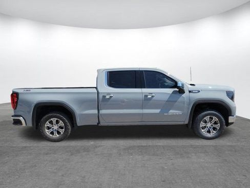 Used 2024 GMC Sierra 1500 SLE w/ Preferred Package AWD/4WD image 2