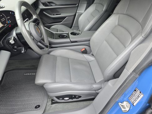 Certified 2021 Porsche Taycan 4 Cross Turismo image 5