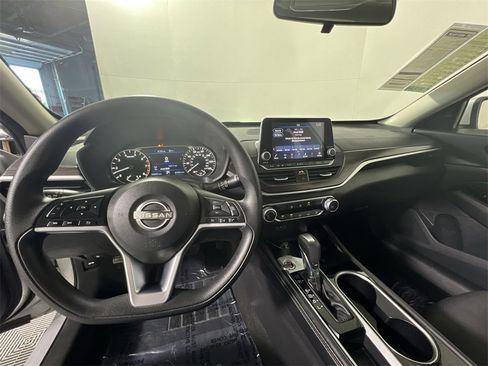 Certified 2023 Nissan Altima 2.5 SV image 11