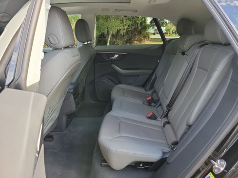 Used 2025 Audi Q8 Premium w/ Black Optic Package image 18