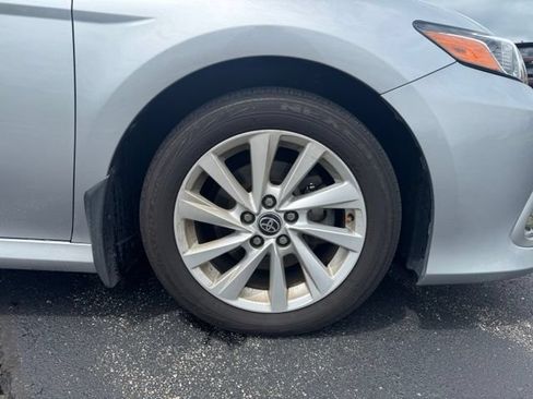 Used 2022 Toyota Camry LE w/ Convenience Package FWD image 9