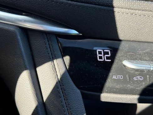 Used 2025 Cadillac XT5 Premium Luxury image 22