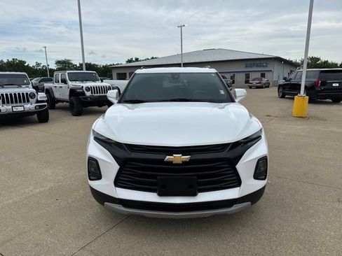 Used 2021 Chevrolet Blazer LT FWD image 2