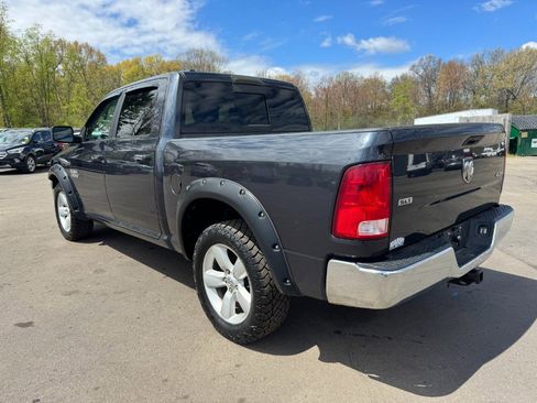 Used 2017 RAM 1500 Classic SLT AWD/4WD image 3