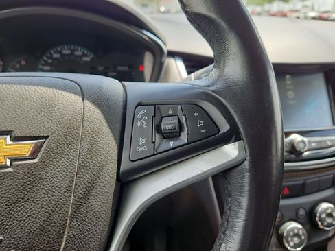 Used 2017 Chevrolet Trax LT w/ LT Convenience Package image 23