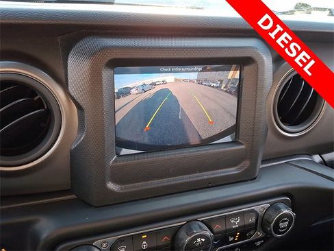 Used 2022 Jeep Wrangler Unlimited Sport image 19