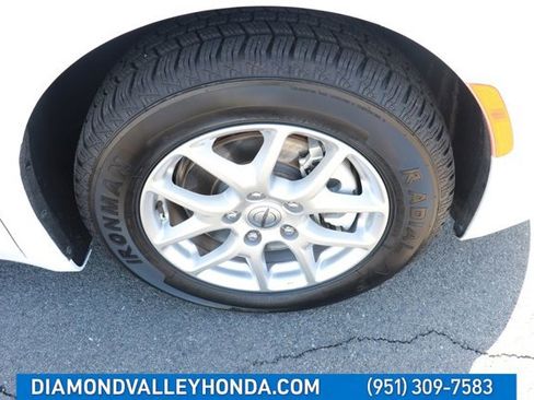 Used 2025 Chrysler Pacifica Select image 30