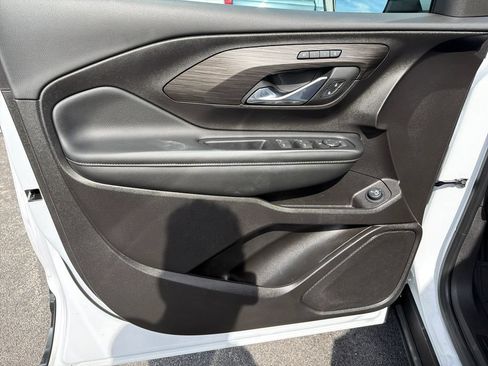 Certified 2024 GMC Terrain SLT w/ LPO, Floor Liner Package AWD/4WD image 12