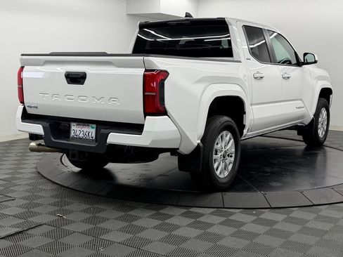 Certified 2026 Toyota Tacoma SR5 AWD/4WD image 10