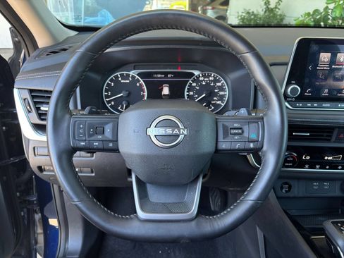 Used 2025 Nissan Rogue SV FWD image 30