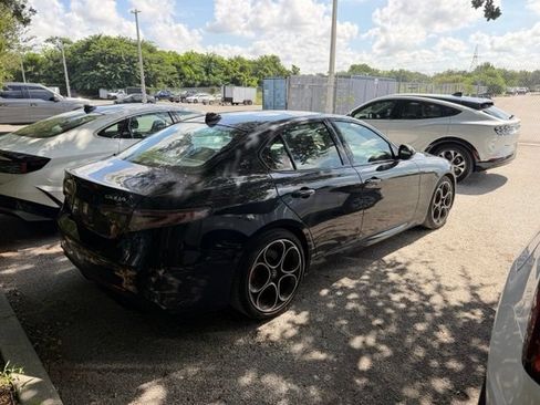 Used 2024 Alfa Romeo Giulia Veloce RWD image 3