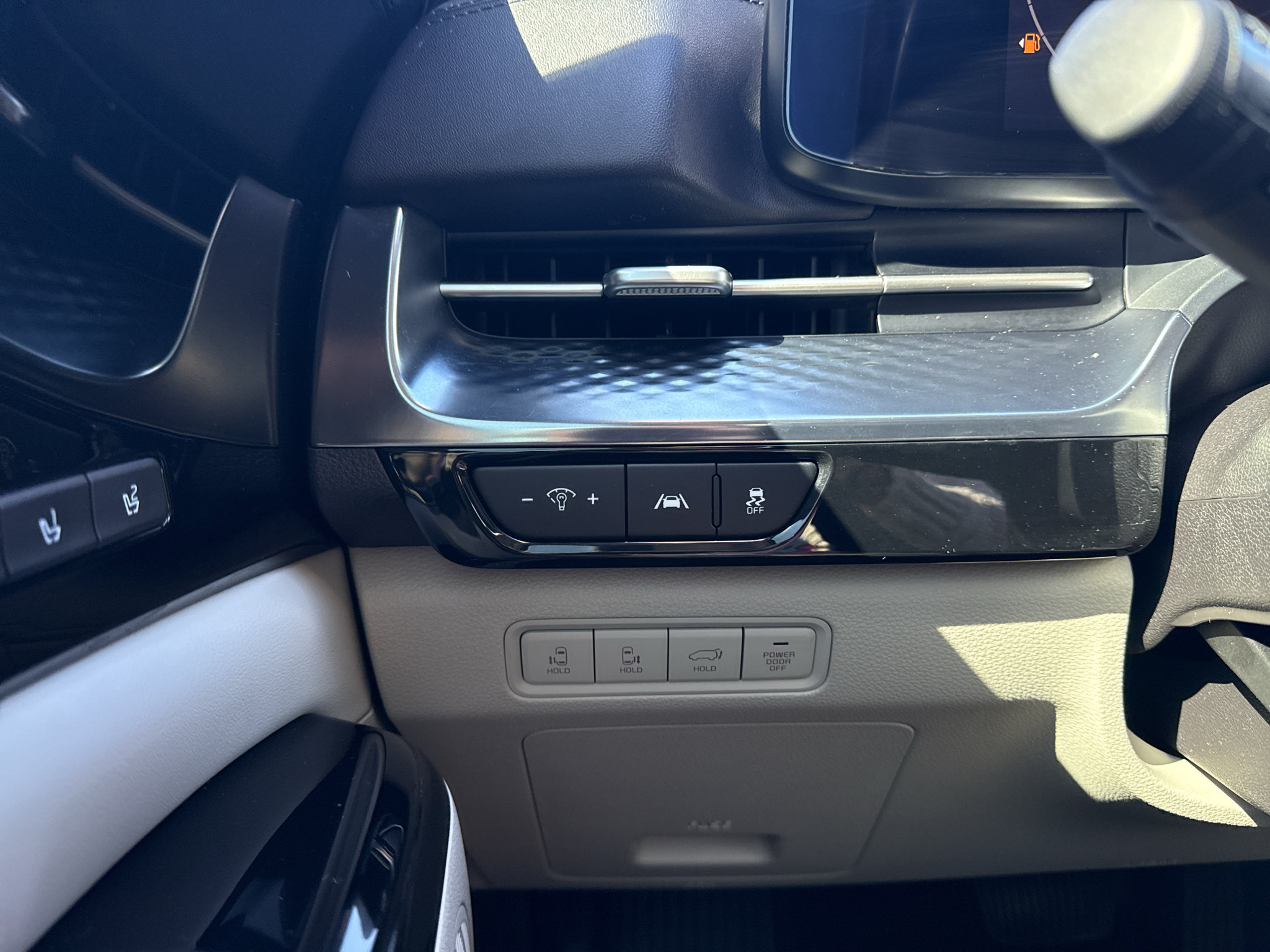 Used 2022 Kia Carnival SX Prestige FWD image 18