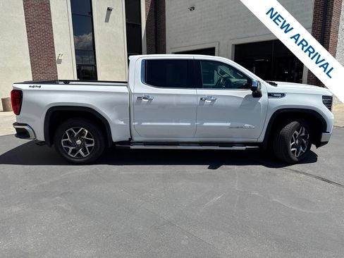 Used 2023 GMC Sierra 1500 SLT w/ SLT Premium Package AWD/4WD image 8