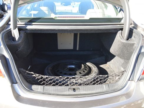 Used 2010 Buick LaCrosse CXL image 9