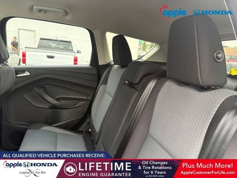 Used 2018 Ford Escape SE w/ SE Sync 3 Package AWD/4WD image 5