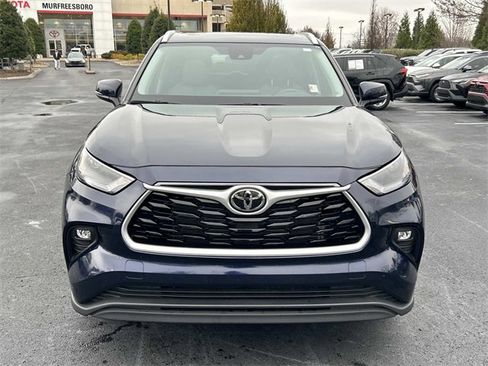 Used 2023 Toyota Highlander XLE image 9