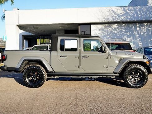 Certified 2022 Jeep Gladiator Willys image 7
