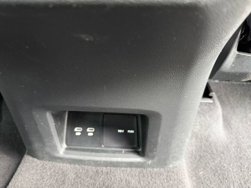 Used 2023 Volkswagen Atlas SE w/ Black Wheel Package image 16