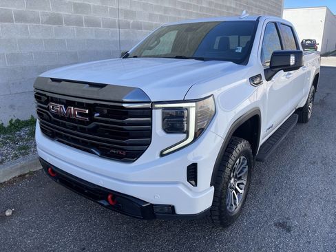 Used 2022 GMC Sierra 1500 AT4 w/ AT4 Premium Package image 14