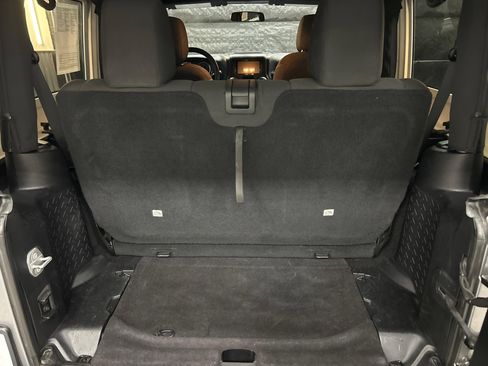 Used 2015 Jeep Wrangler Sport AWD/4WD image 11