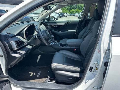 Used 2025 Subaru Outback Onyx Edition AWD/4WD image 9