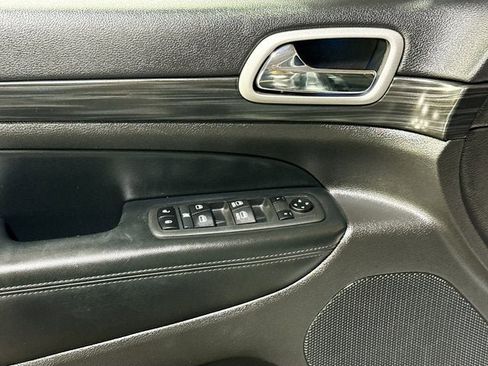 Used 2020 Jeep Grand Cherokee Altitude image 16