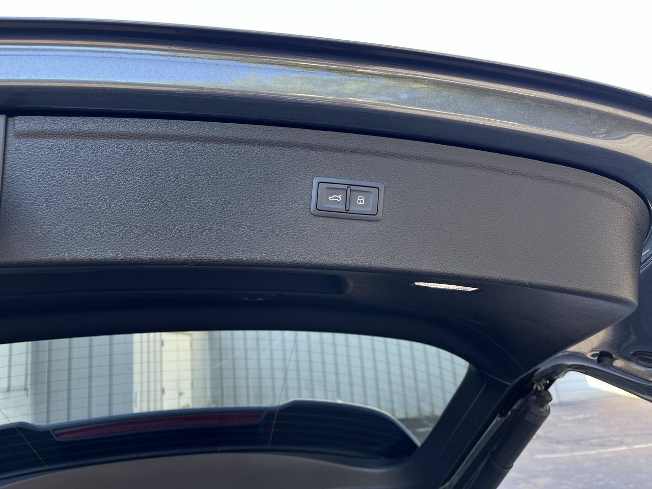 Used 2022 Audi Q5 e Premium AWD/4WD image 21
