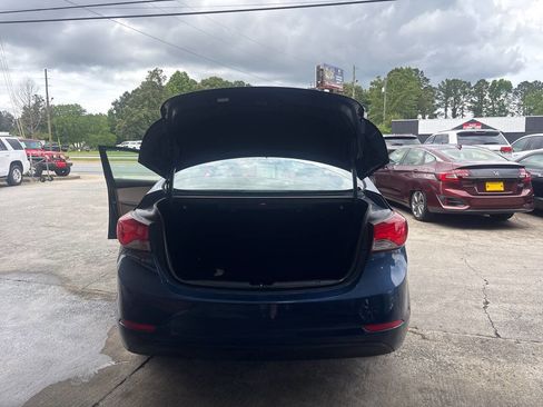 Used 2016 Hyundai Elantra SE w/ Option Group 02 FWD image 16