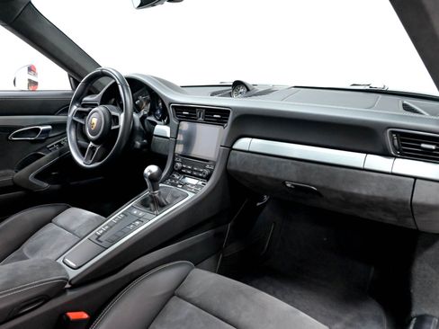 Used 2018 Porsche 911 GT3 RWD image 31