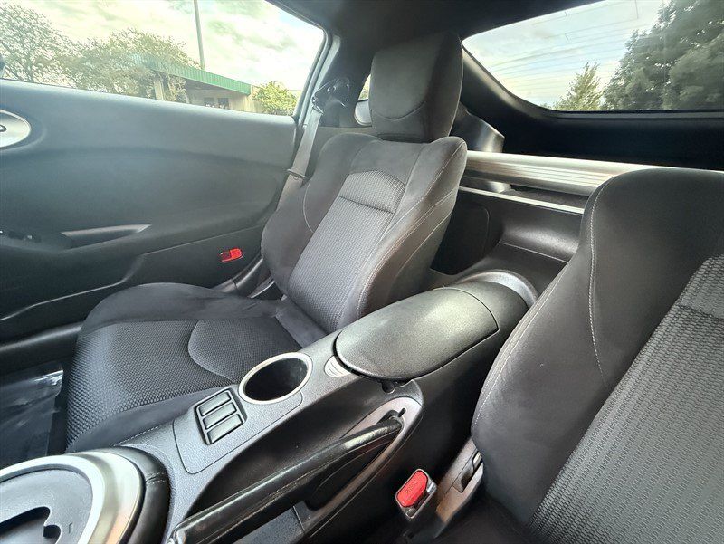 Used 2017 Nissan 370Z Coupe RWD image 24