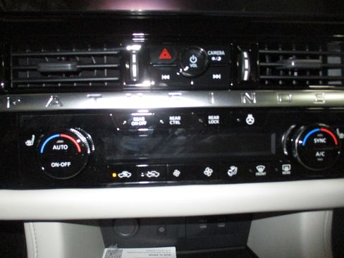 New 2026 Nissan Pathfinder SV w/ SV Premium Package AWD/4WD image 35