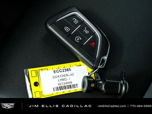 Certified 2024 Cadillac Lyriq Tech RWD image 38