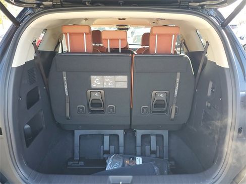 New 2026 Kia Carnival EX image 14