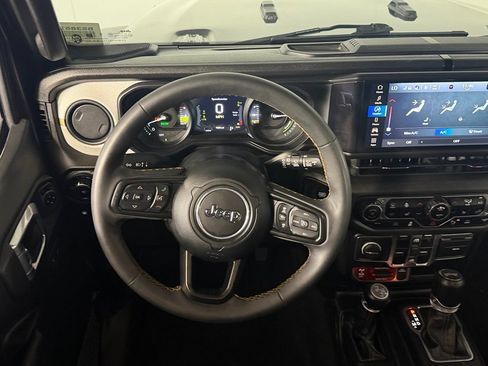 Used 2024 Jeep Wrangler Unlimited AWD/4WD image 57