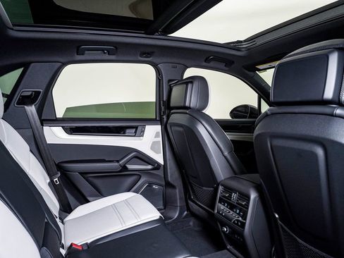 New 2026 Porsche Cayenne S image 16