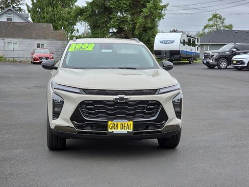New 2026 Chevrolet Trax ACTIV w/ Driver Confidence Package FWD image 3