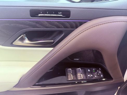 Certified 2022 Lexus LX 600 4WD w/ Luxury Package image 24