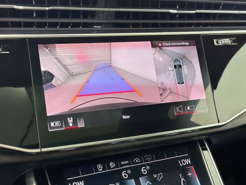 Used 2021 Audi Q8 Premium Plus image 29