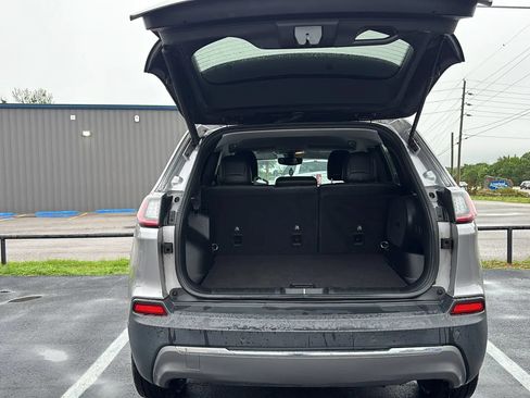 Used 2019 Jeep Cherokee Limited AWD/4WD image 23