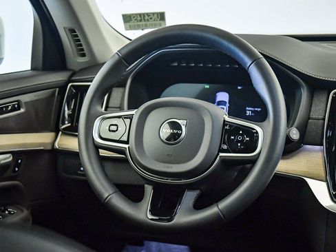 Certified 2025 Volvo XC90 T8 Plus w/ Protection Package Premier image 13