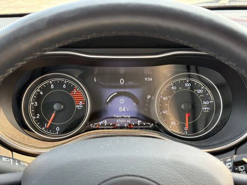Used 2019 Jeep Cherokee Trailhawk w/ Cold Weather Group AWD/4WD image 9