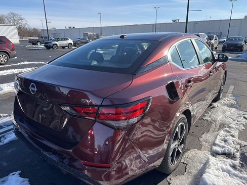 Used 2024 Nissan Sentra SV image 3