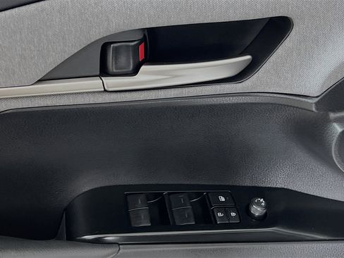 Used 2025 Toyota Camry LE w/ Convenience Package image 17