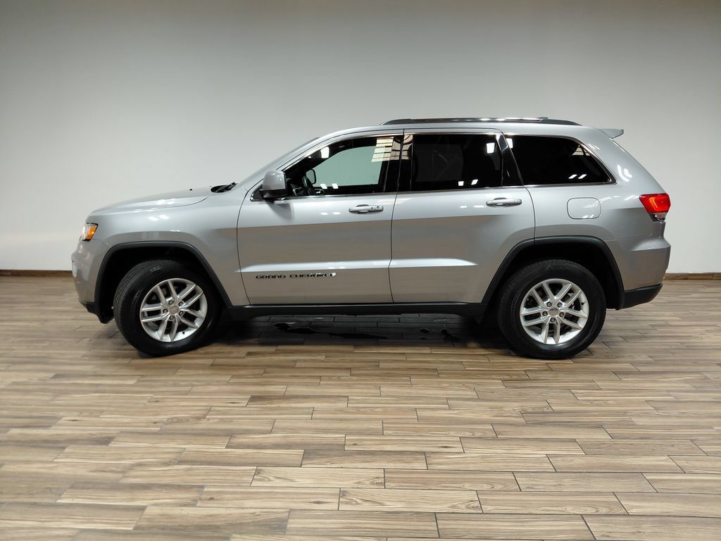 Certified 2017 Jeep Grand Cherokee Laredo w/ Quick Order Package 23E AWD/4WD image 25