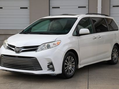 Used 2020 Toyota Sienna XLE