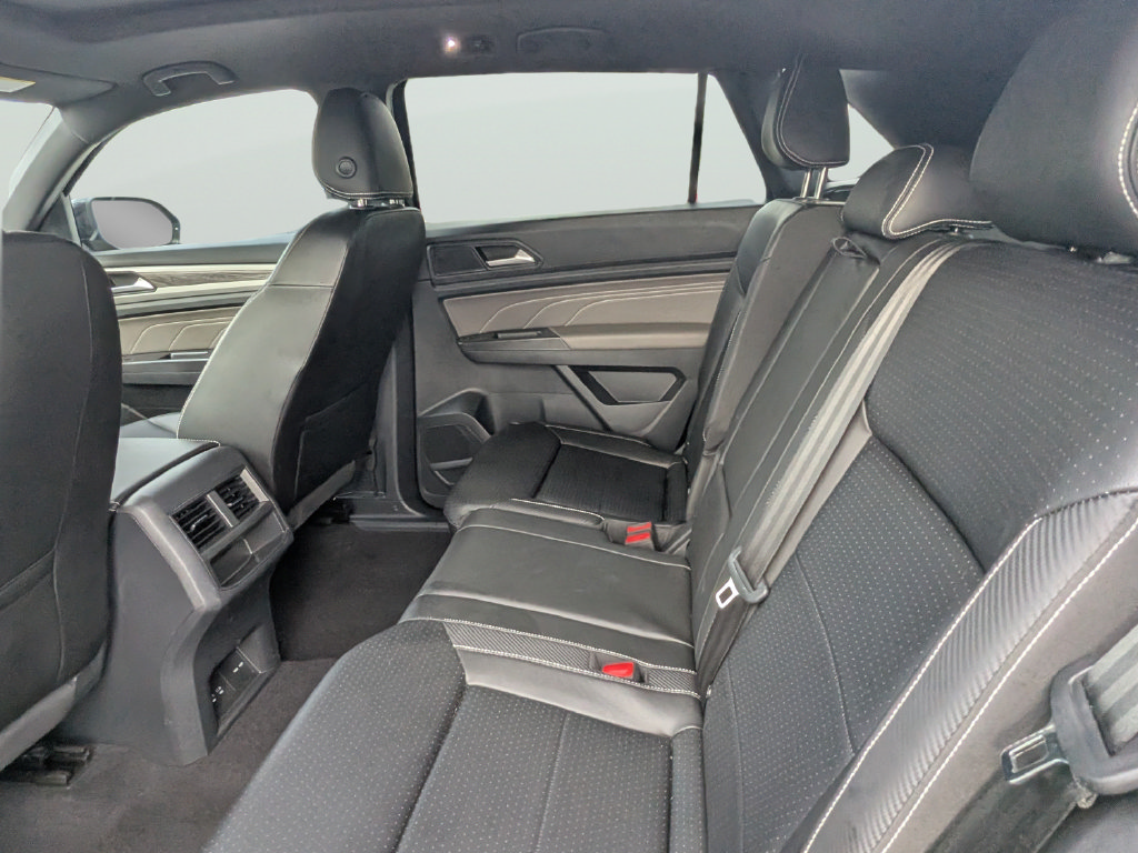 Used 2023 Volkswagen Atlas Cross Sport SE w/ Panoramic Sunroof Package FWD image 17