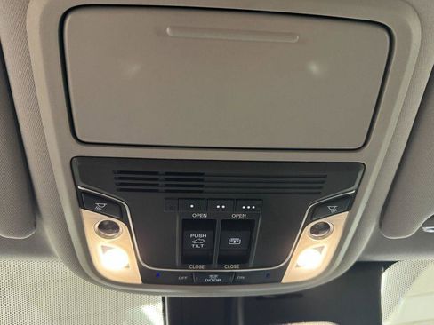 Used 2018 Honda Pilot Elite image 21