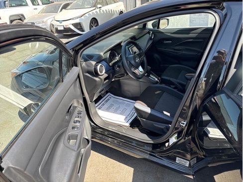Used 2025 Nissan Versa SV FWD image 9