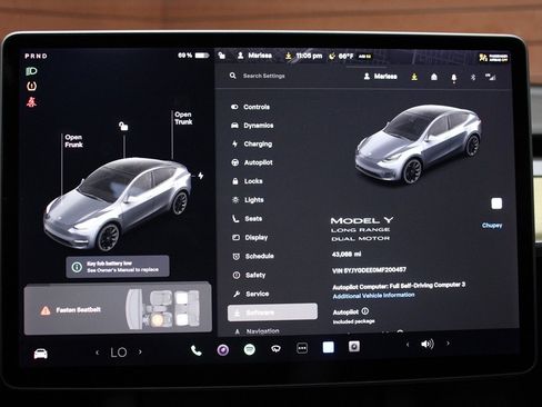 Used 2021 Tesla Model Y Long Range image 16